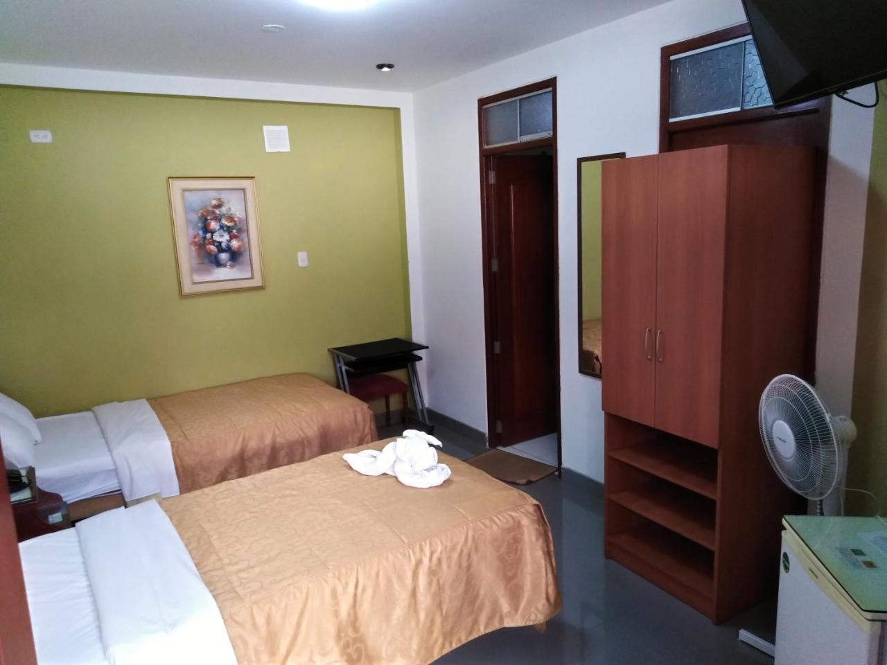 טרוחיו Hotel Plaza Bolognesi 344 מראה חיצוני תמונה