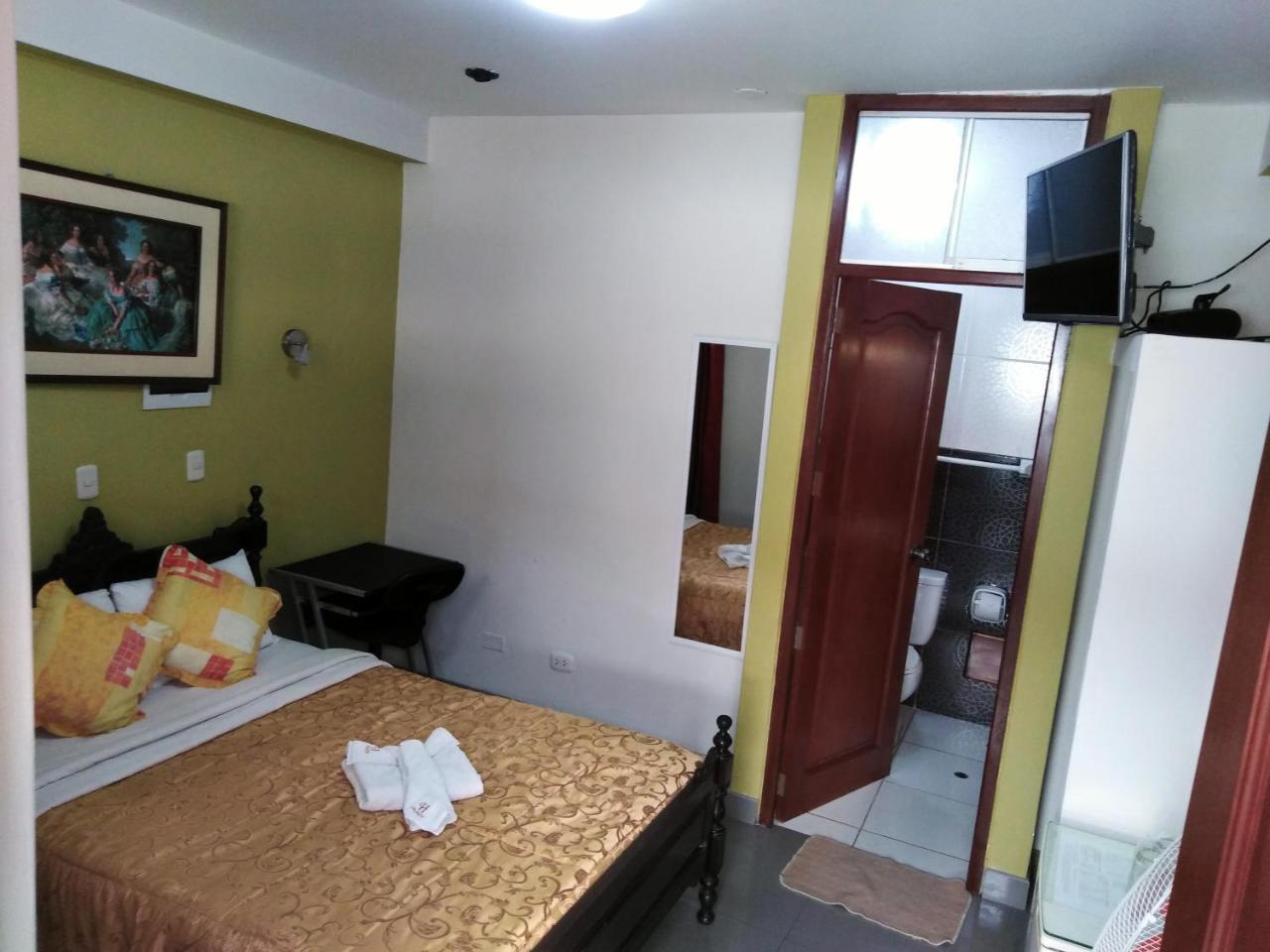 טרוחיו Hotel Plaza Bolognesi 344 מראה חיצוני תמונה